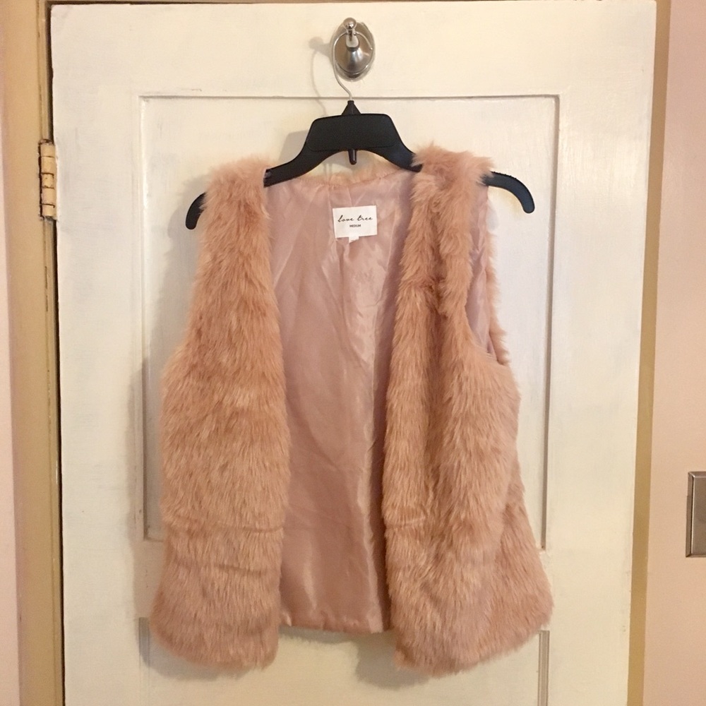 Dusty rose faux fur vest, great condition